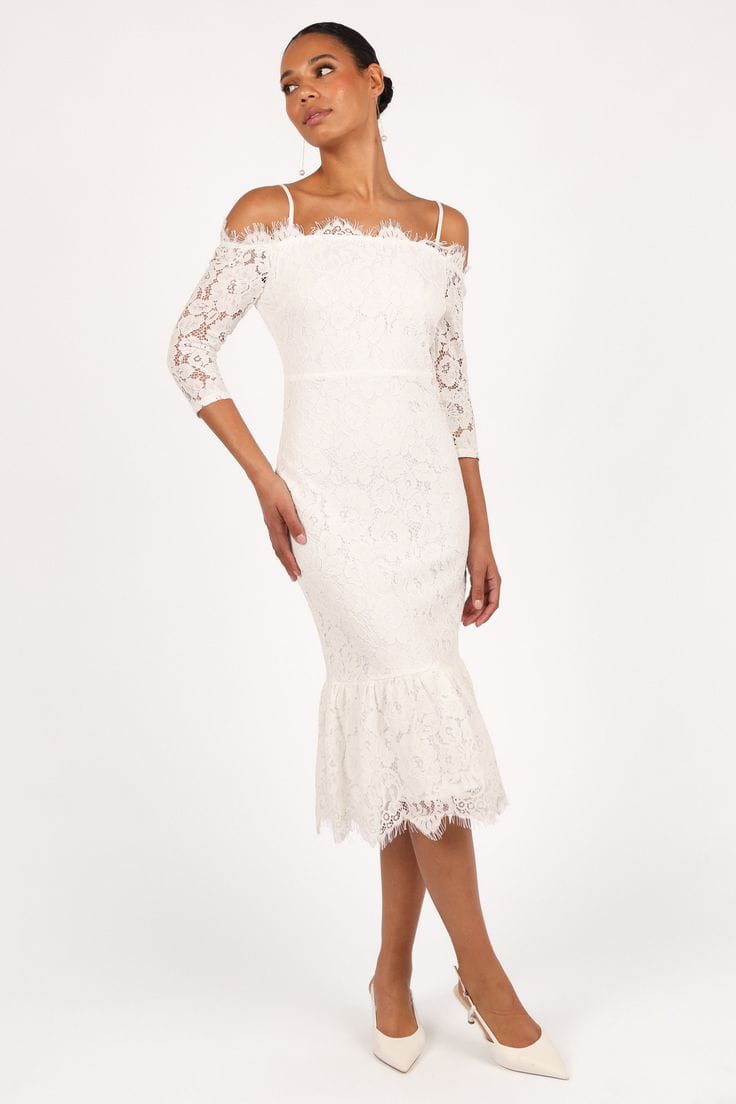 VESTIDO BLANCO ENCAJE HOMBROS AFUERA