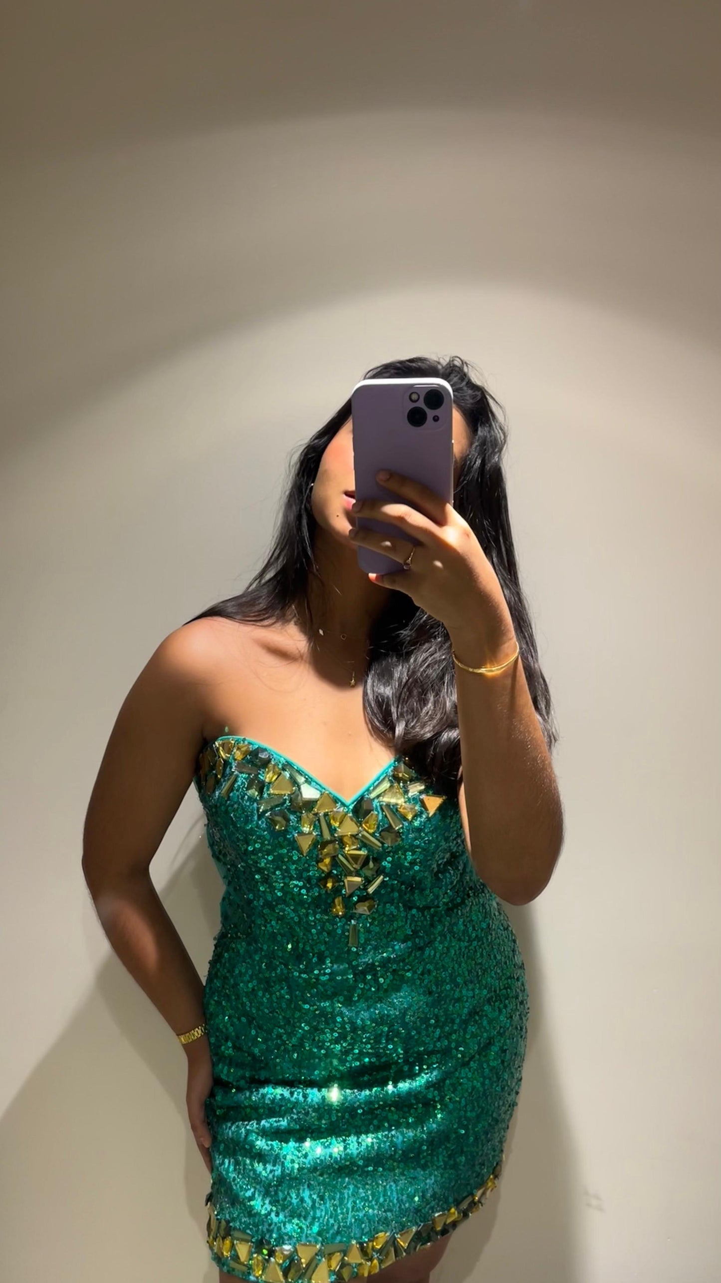 VESTIDO CORTO DE BRILLO VERDE