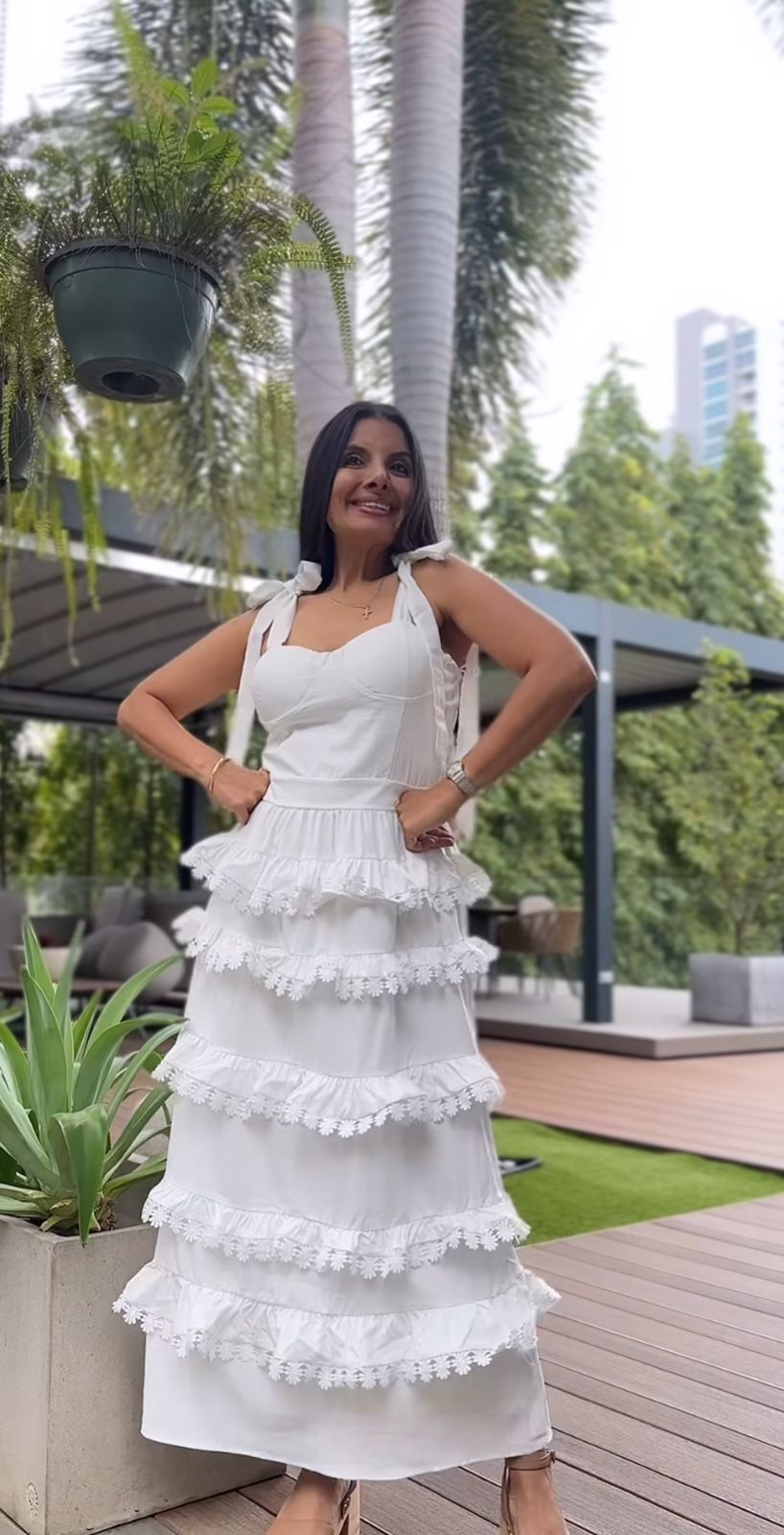VESTIDO BLANCO DETALLES DE ENCAJE