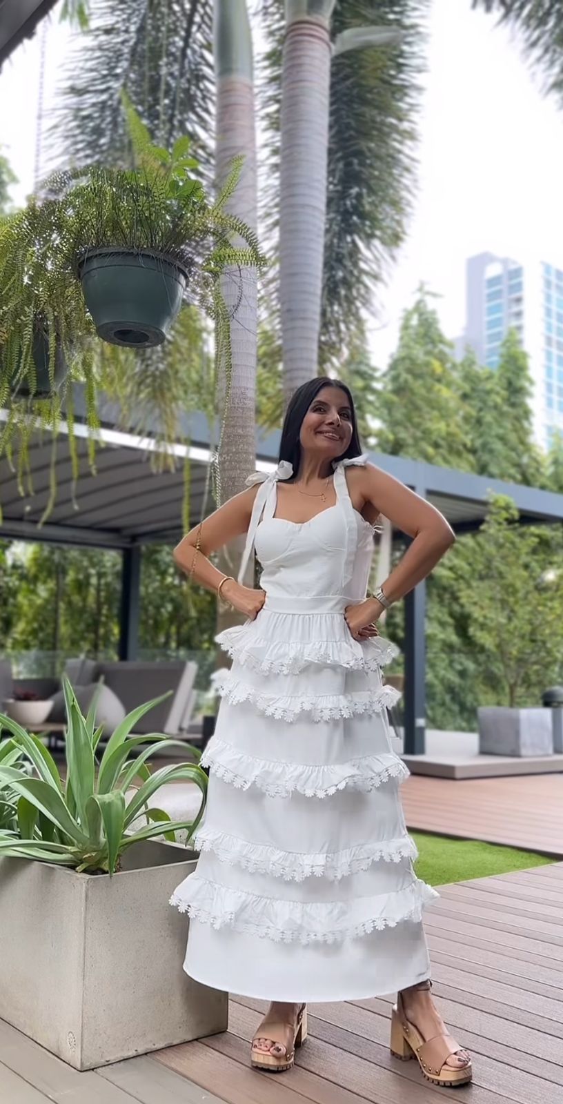 VESTIDO BLANCO DETALLES DE ENCAJE