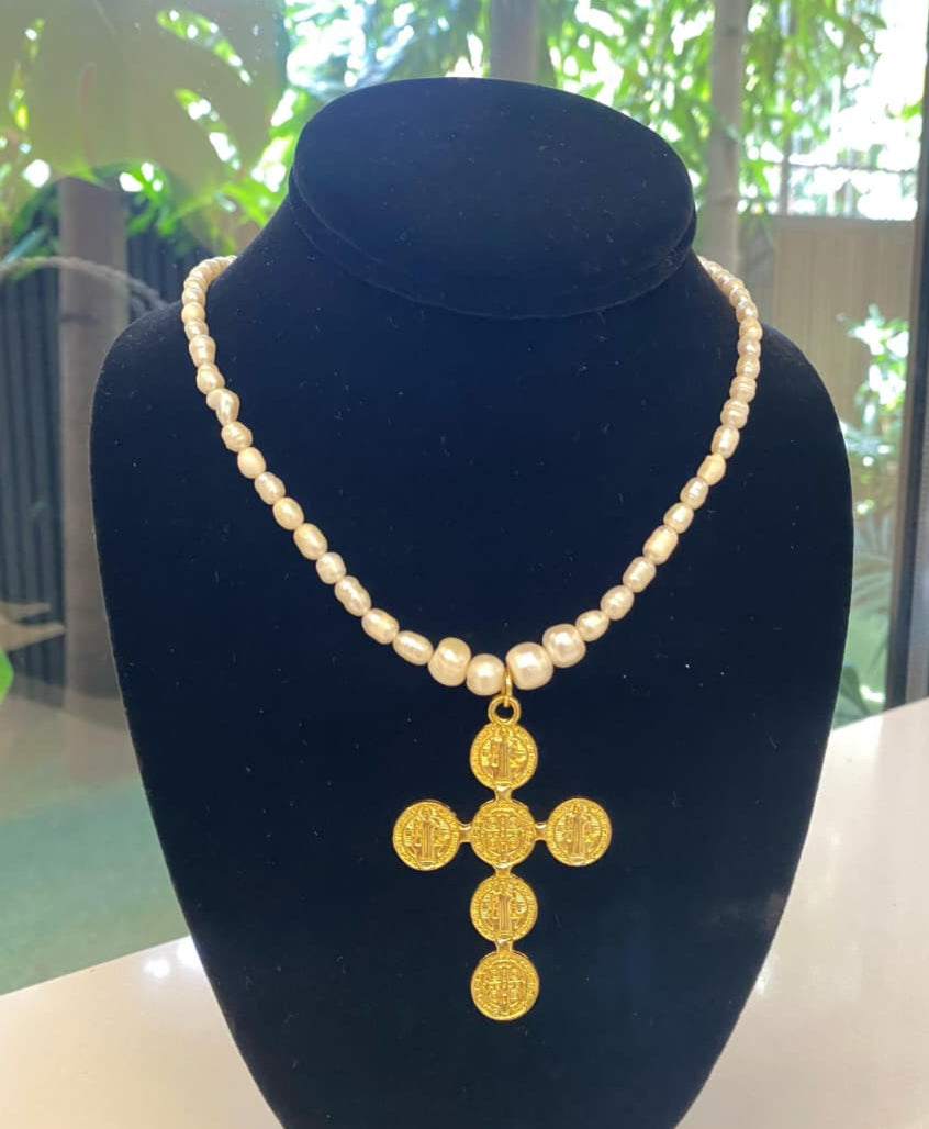 COLLAR DE CRUZ EN SAN BENITO