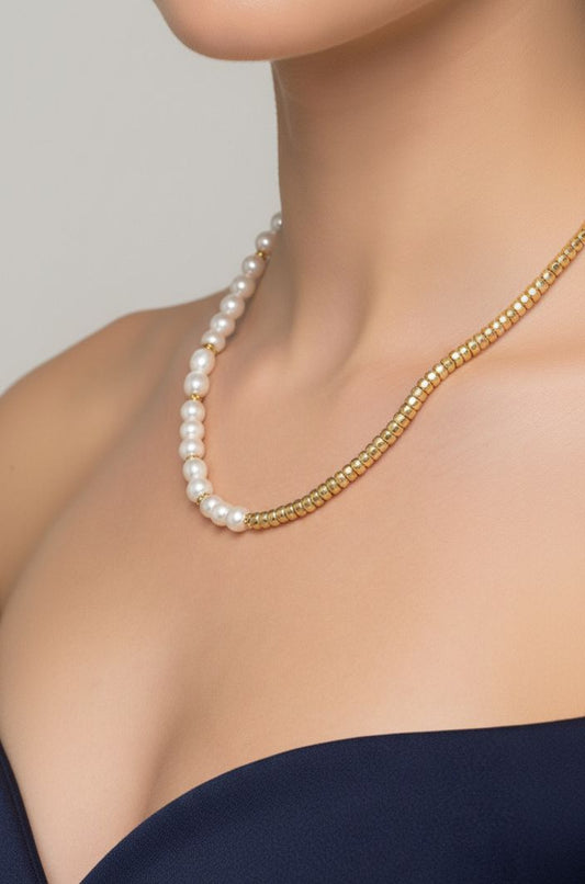COLLAR PERLAS DORADA Y BLANCA
